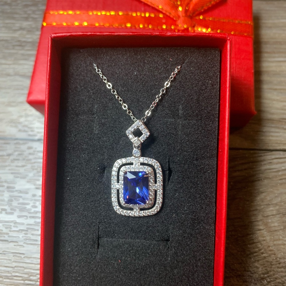 Elegant Twilight Gemstone Pendant Necklace